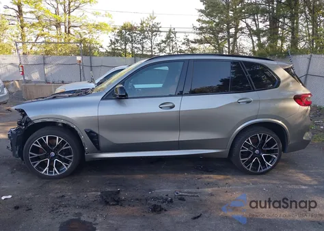 2022 BMW X5 M z USA, uszkodzony, nr VIN 5YMJU0C03N9L28057